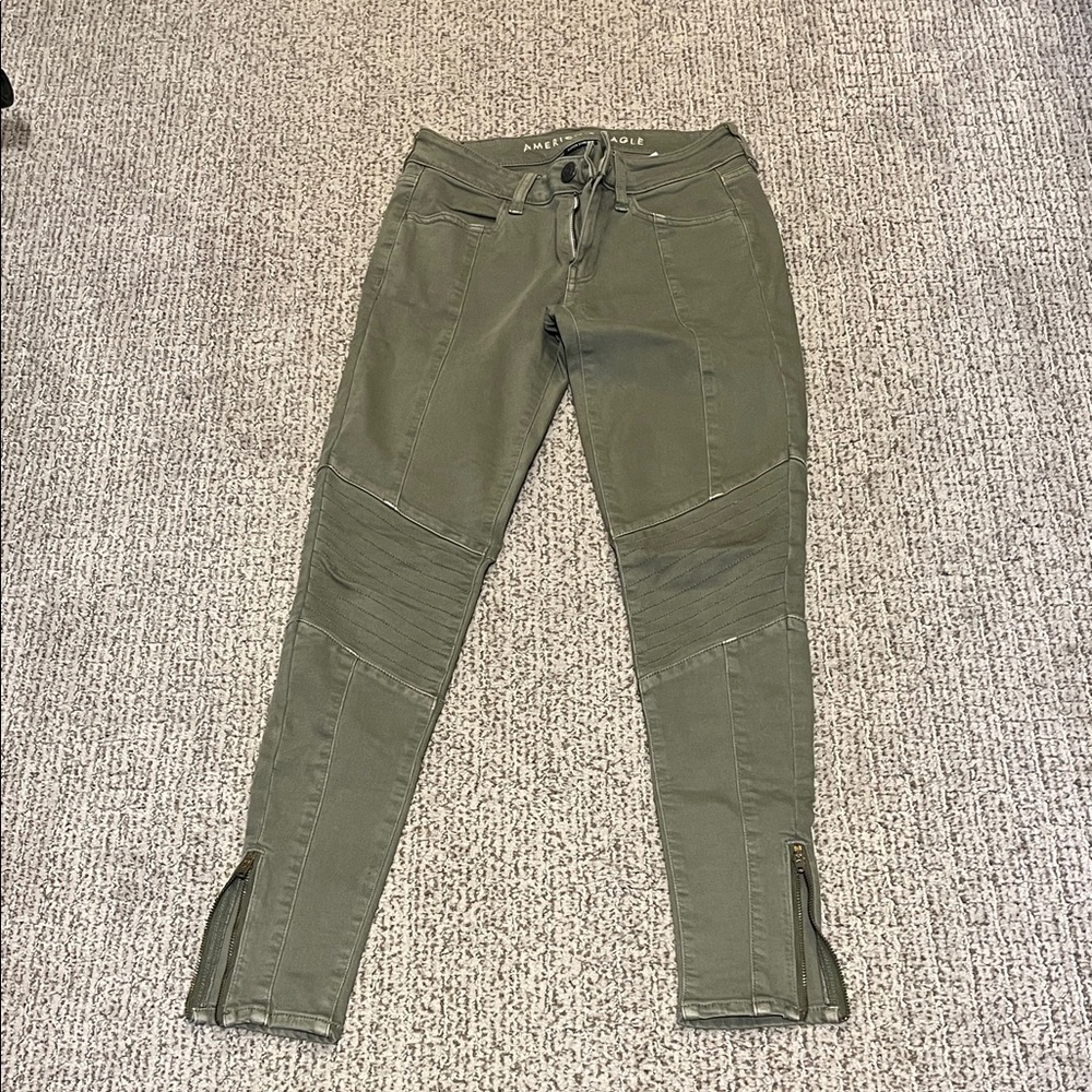 American Eagle Outfitters Olive Skinny Super Stretch Jegging